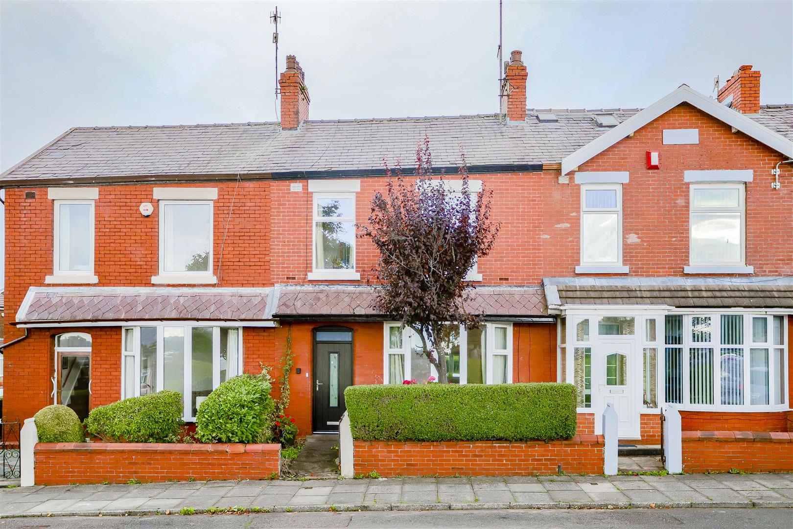 3 Bed Mid Terrace House For Sale - Main Image